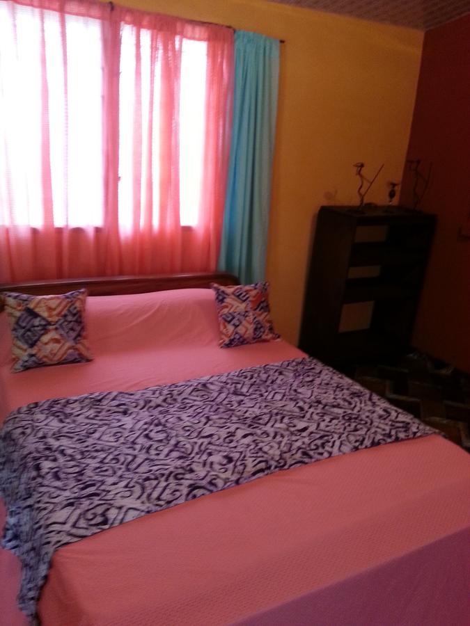 Golden Lilies Hotel Kokrobite Exterior foto