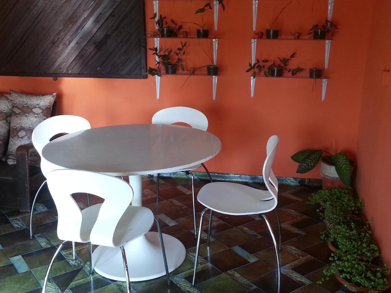 Golden Lilies Hotel Kokrobite Exterior foto