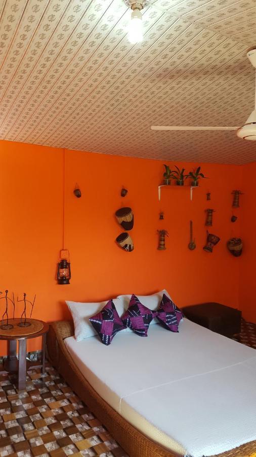 Golden Lilies Hotel Kokrobite Exterior foto