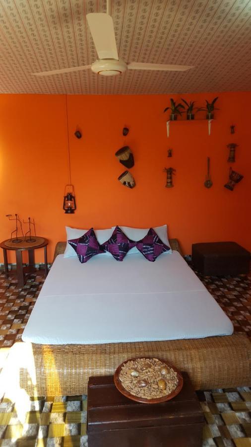 Golden Lilies Hotel Kokrobite Exterior foto