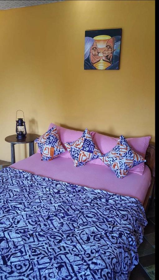 Golden Lilies Hotel Kokrobite Exterior foto